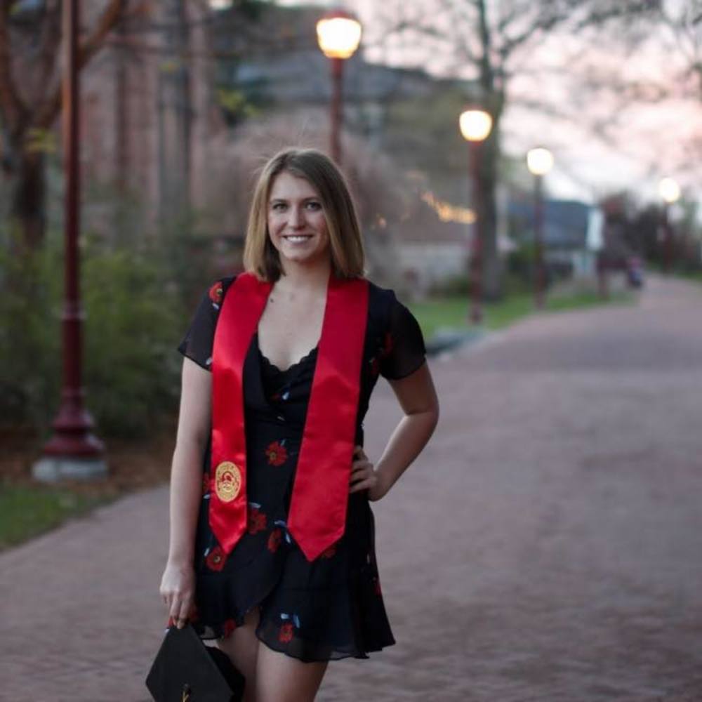 Meet your Posher, Kayla
